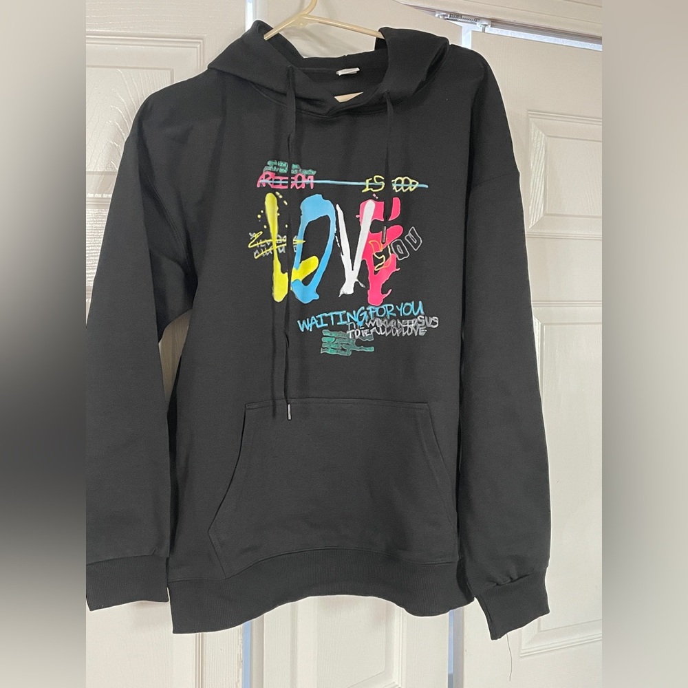 Black Graphic Hoodie ~ love

New